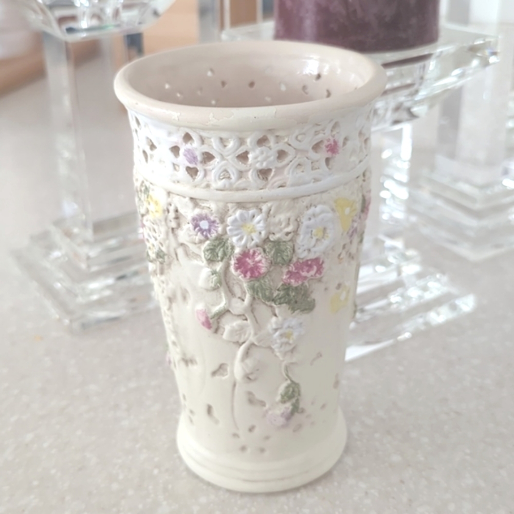 Ceramic floral vase